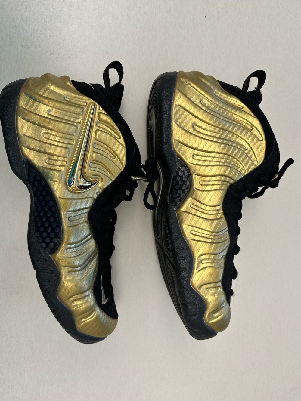 Nike Air Foamposite Pro "Metallic Gold" sneakers (Style Code: 624041-701) 10.5 - Picture 3 of 8